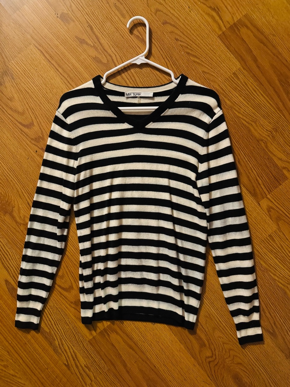 Mr Turk 100% wool striped, v neck sweater🌵/VTG 2016